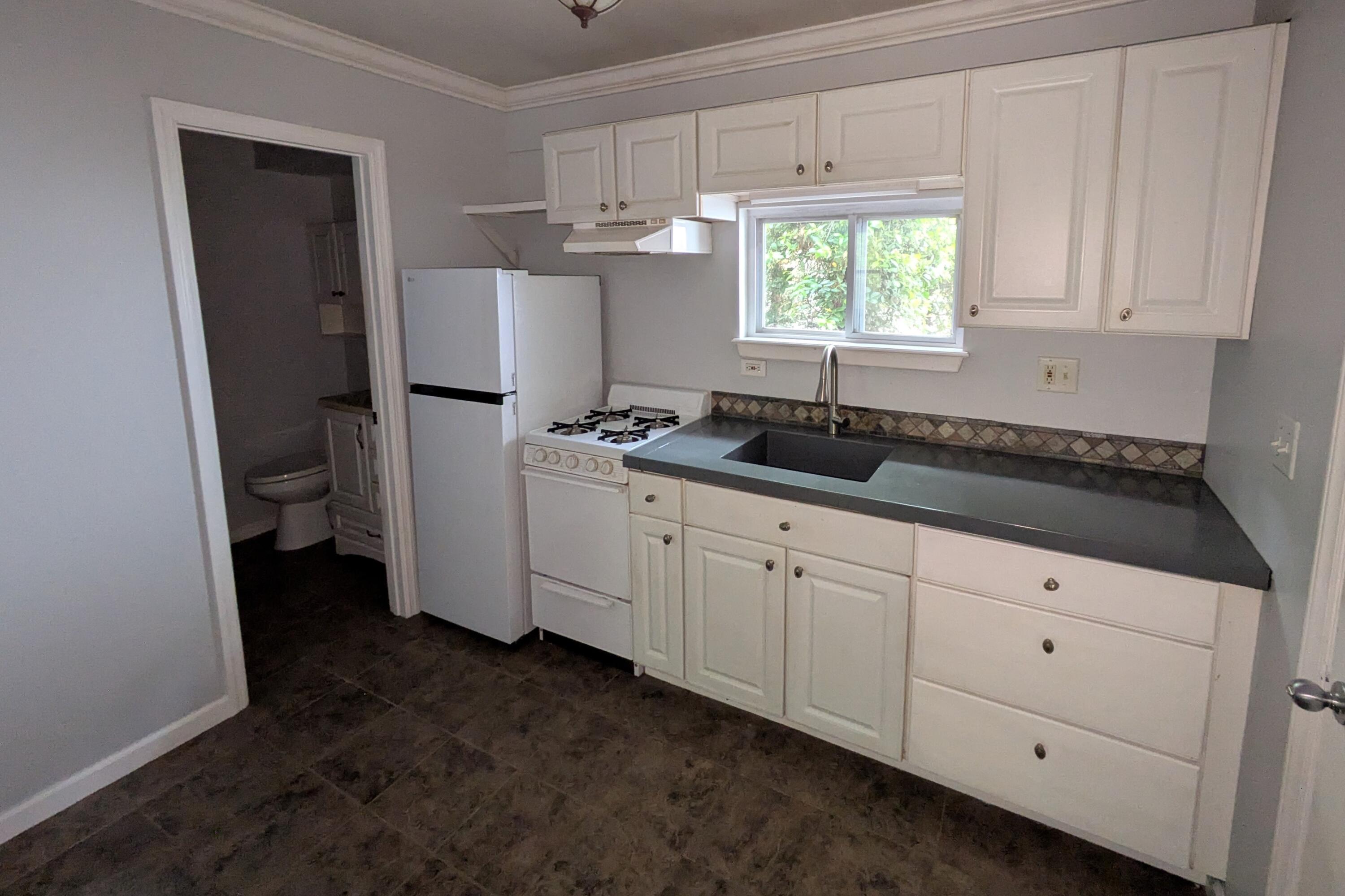 304 County Rd S-18-458 Summerville, SC 29485 - Photo 27 of 30 Guest Apartment