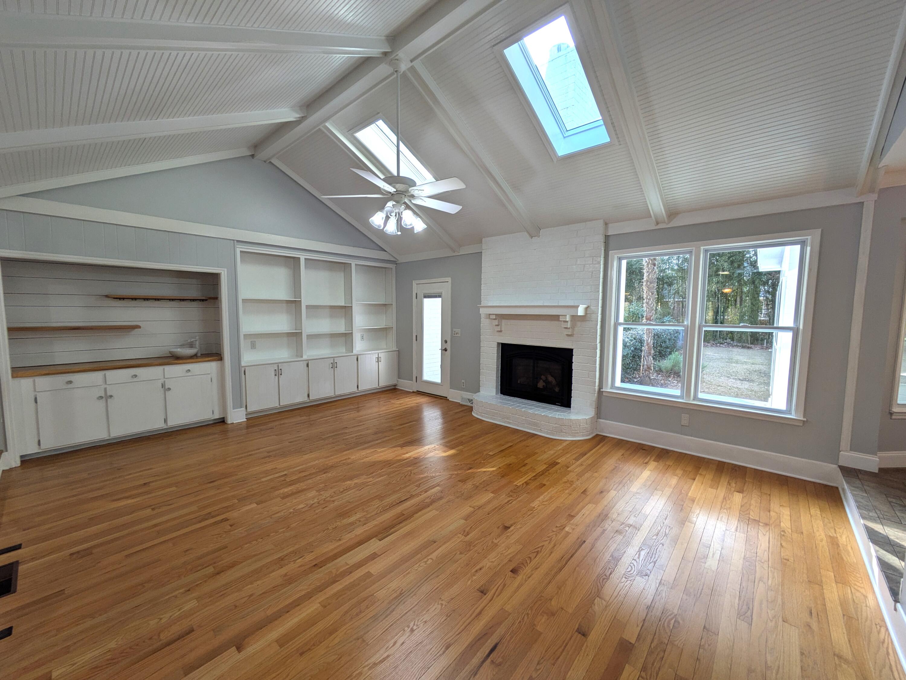 304 County Rd S-18-458 Summerville, SC 29485 - Photo 3 of 30 Living Room