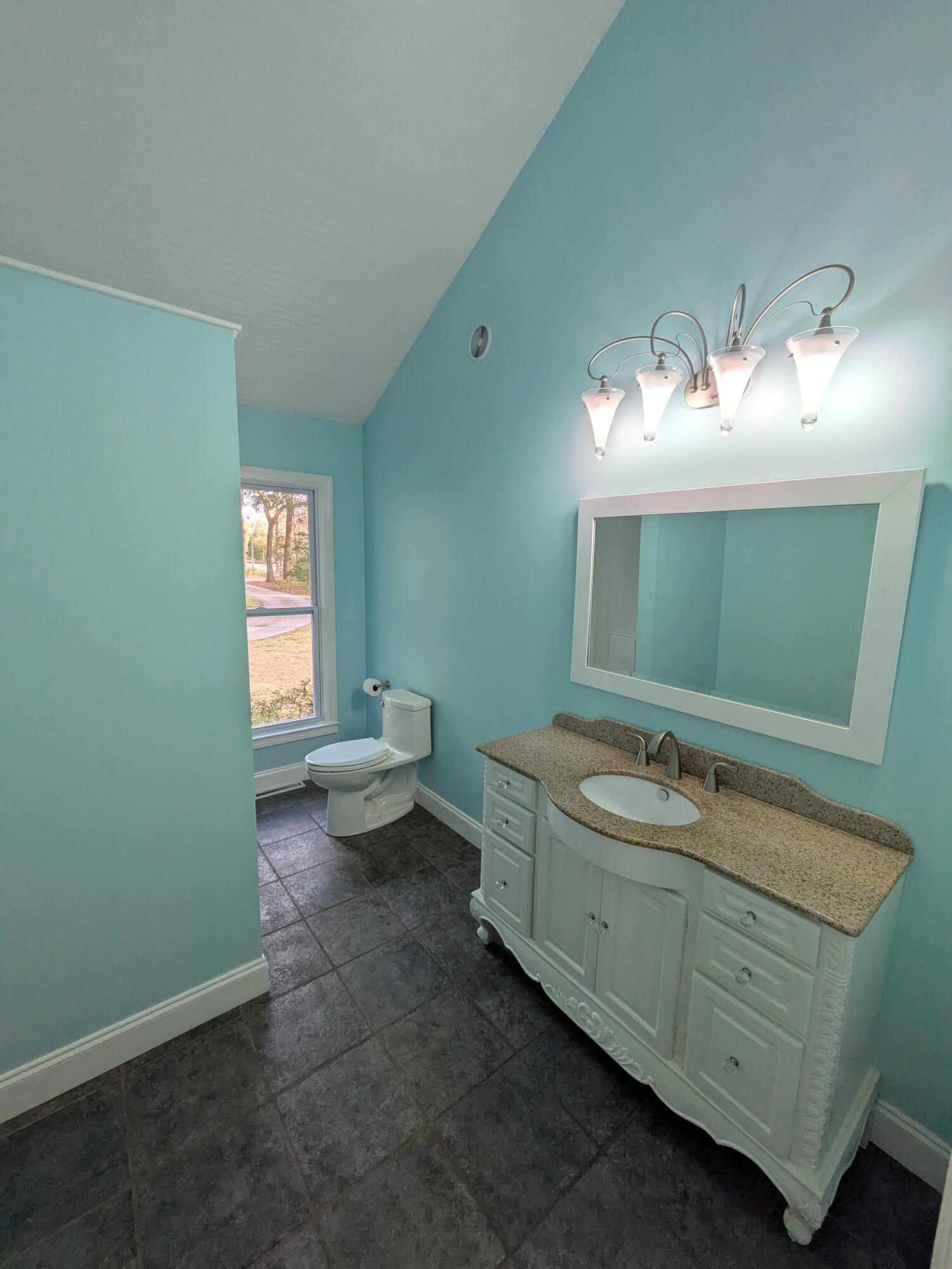 304 County Rd S-18-458 Summerville, SC 29485 - Photo 10 of 30 Hall Bath