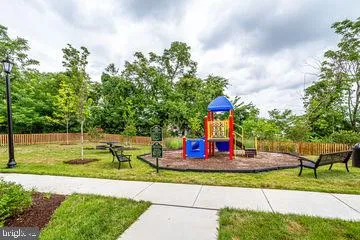 a view of yard with green space
