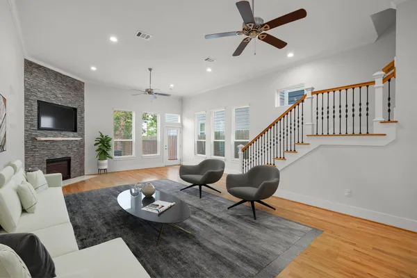$495,000 | 206 Burr Street, Unit A, Houston, TX 77011
