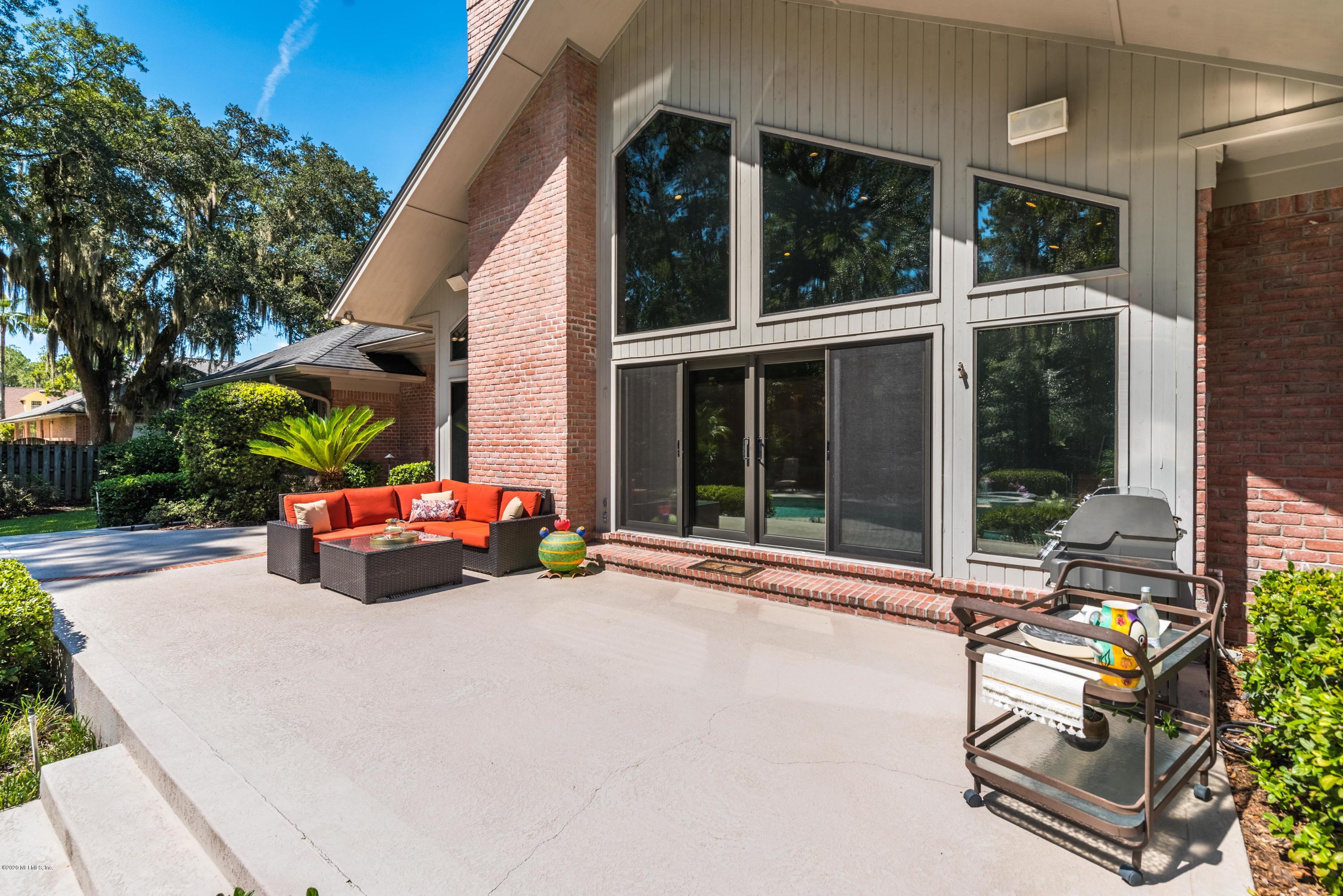 8195 Shady Grove Road Jacksonville, FL 32256 - Photo 30 of 38 Patio Seating Entertaining Area