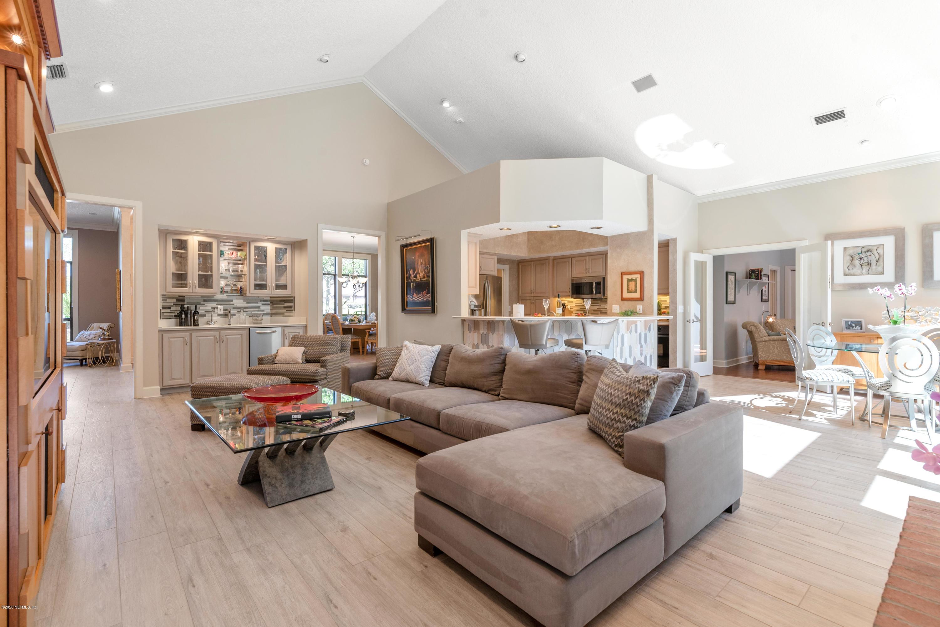 Open Concept Family: Kitchen: Dining