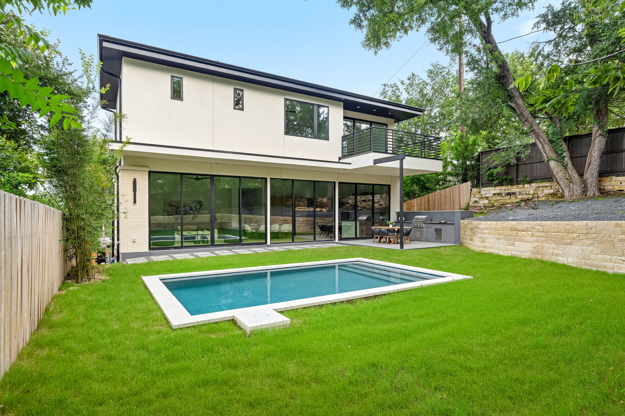 1102 Summit Street Austin, TX 78741 - Photo 29 of 32