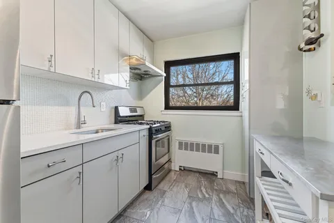 $368,000 | 220-76 75th Avenue, Unit 180A2 | Oakland Gardens