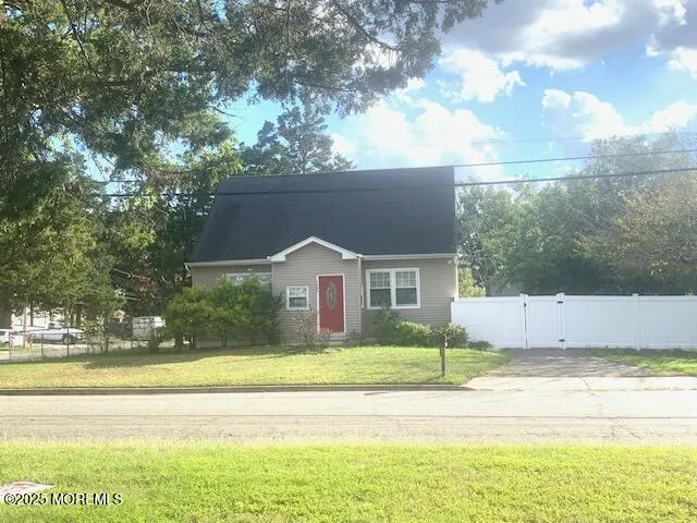 $3,200 | 1560 Whittier Avenue, Toms River, NJ 08753