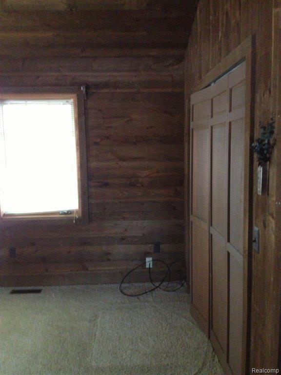 747 South Bull Run Road Fowlerville, MI 48836 - Photo 18 of 23 Bedroom Closet.jpg