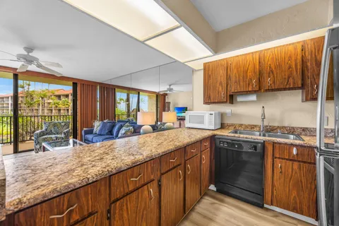 $475,000 | 3543 Lower Honoapiilani Road, Unit D204, Lahaina, HI 96761
