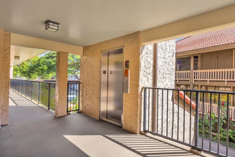 $475,000 | 3543 Lower Honoapiilani Road, Unit D204, Lahaina, HI 96761