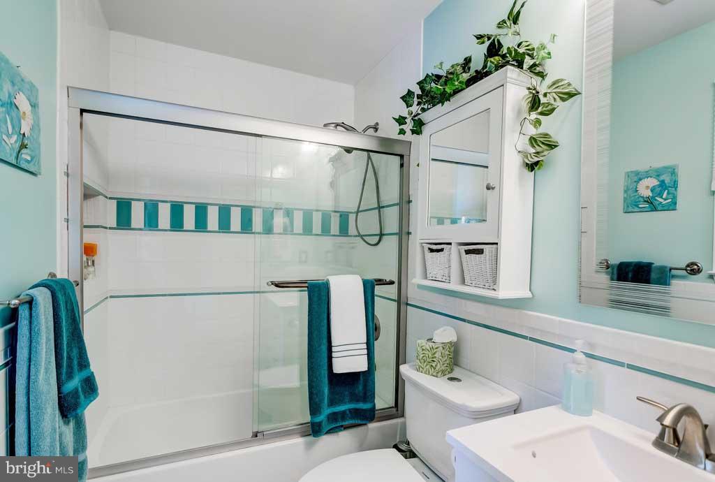 313 West Timonium Road Lutherville-Timonium, MD 21093 - Photo 20 of 30 En-Suite Bath