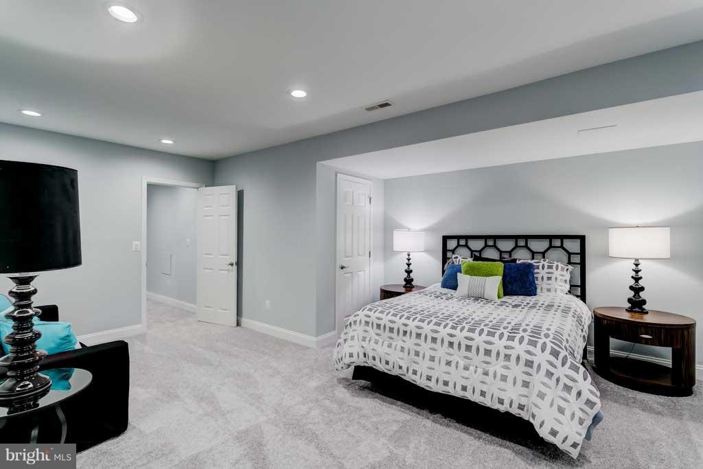 313 West Timonium Road Lutherville-Timonium, MD 21093 - Photo 25 of 30 Guest Room