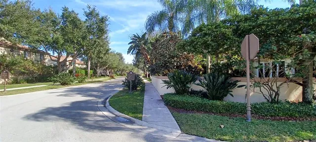 a view of an outdoor space