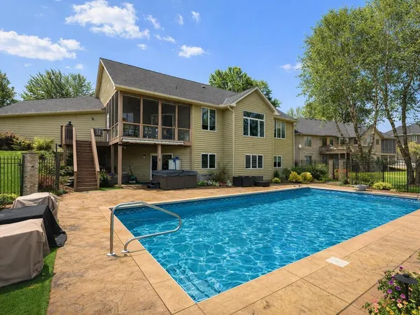 $799,900 | 1603 Goldenrod Court, Northfield, MN 55057
