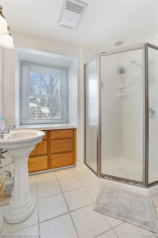 26184 Steele Road Farmington Hills, MI 48331 - Photo 20 of 38
