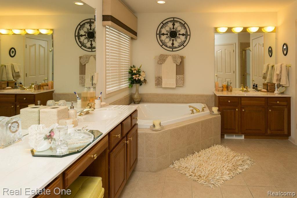 3695 Piedmonte Drive Rochester, MI 48306 - Photo 34 of 49 4Y0A2531.jpg