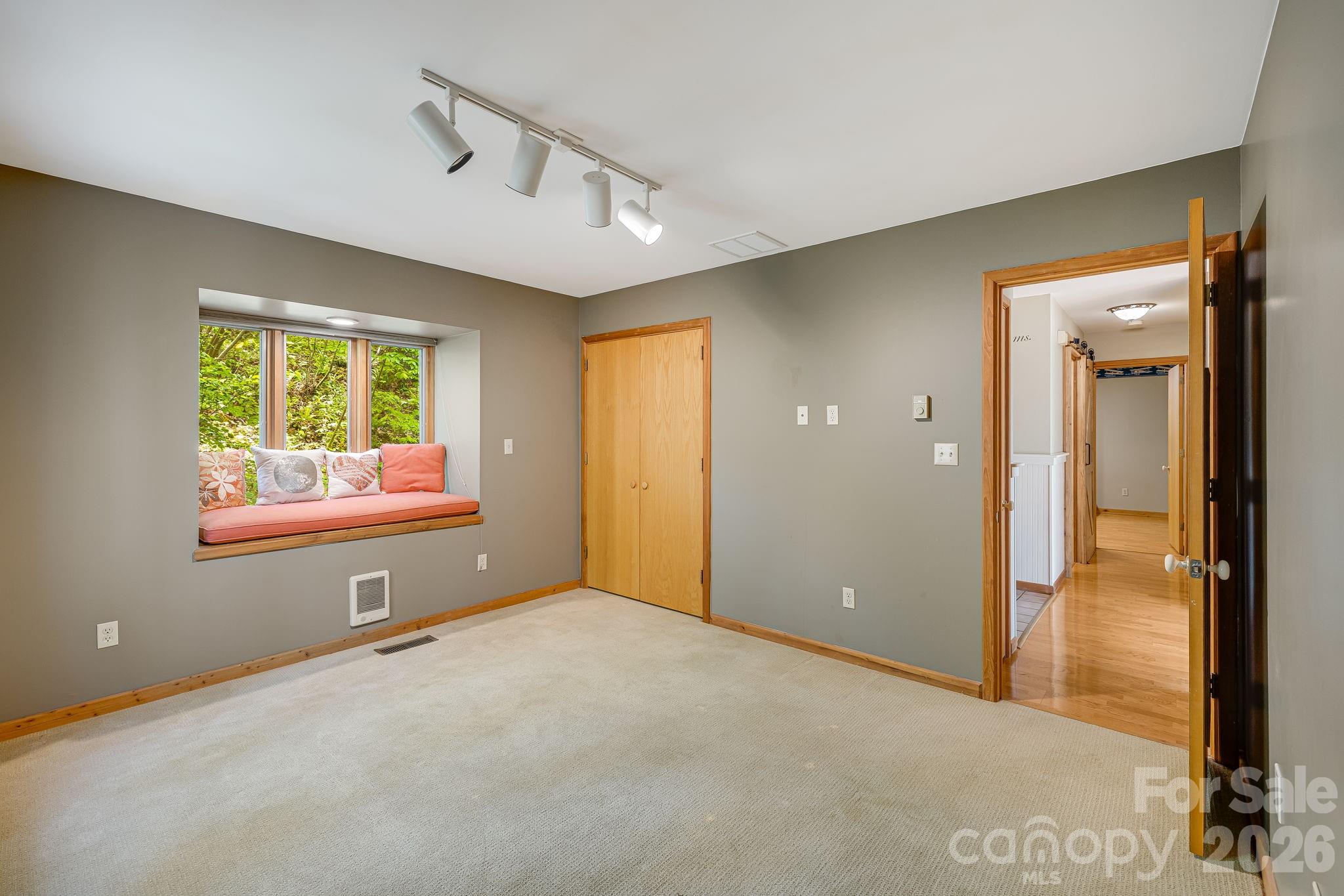 24 Smokey Road Asheville, NC 28803 - Photo 19 of 48 Gallery Image 19