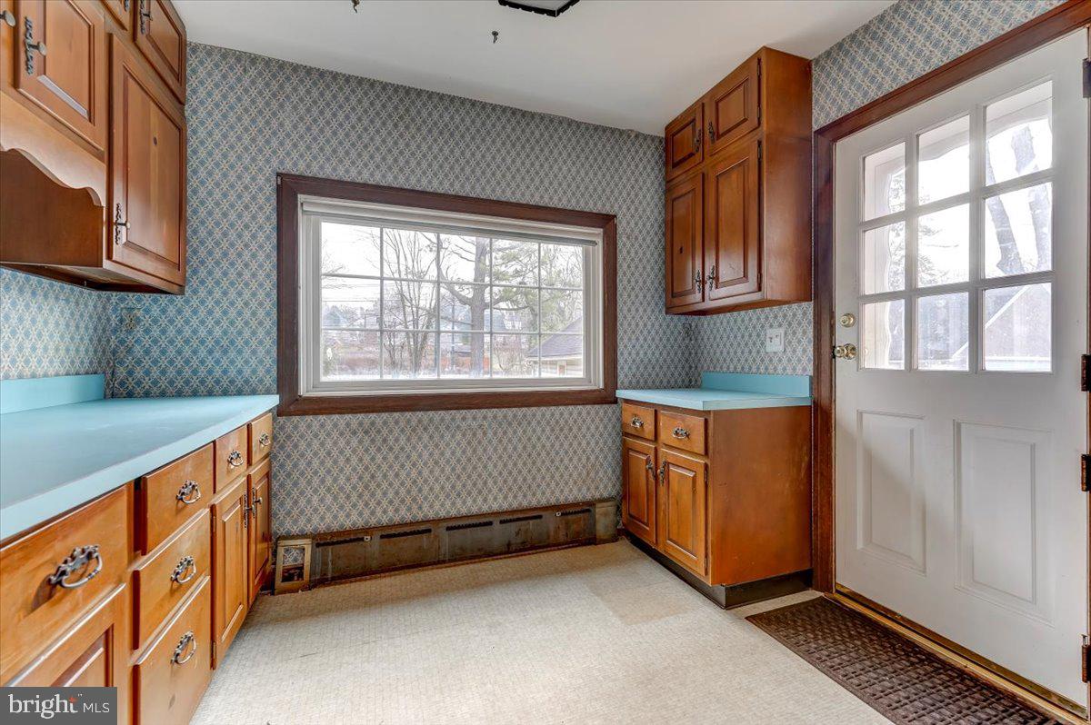 327 North Rolling Road Springfield, PA 19064 - Photo 15 of 34