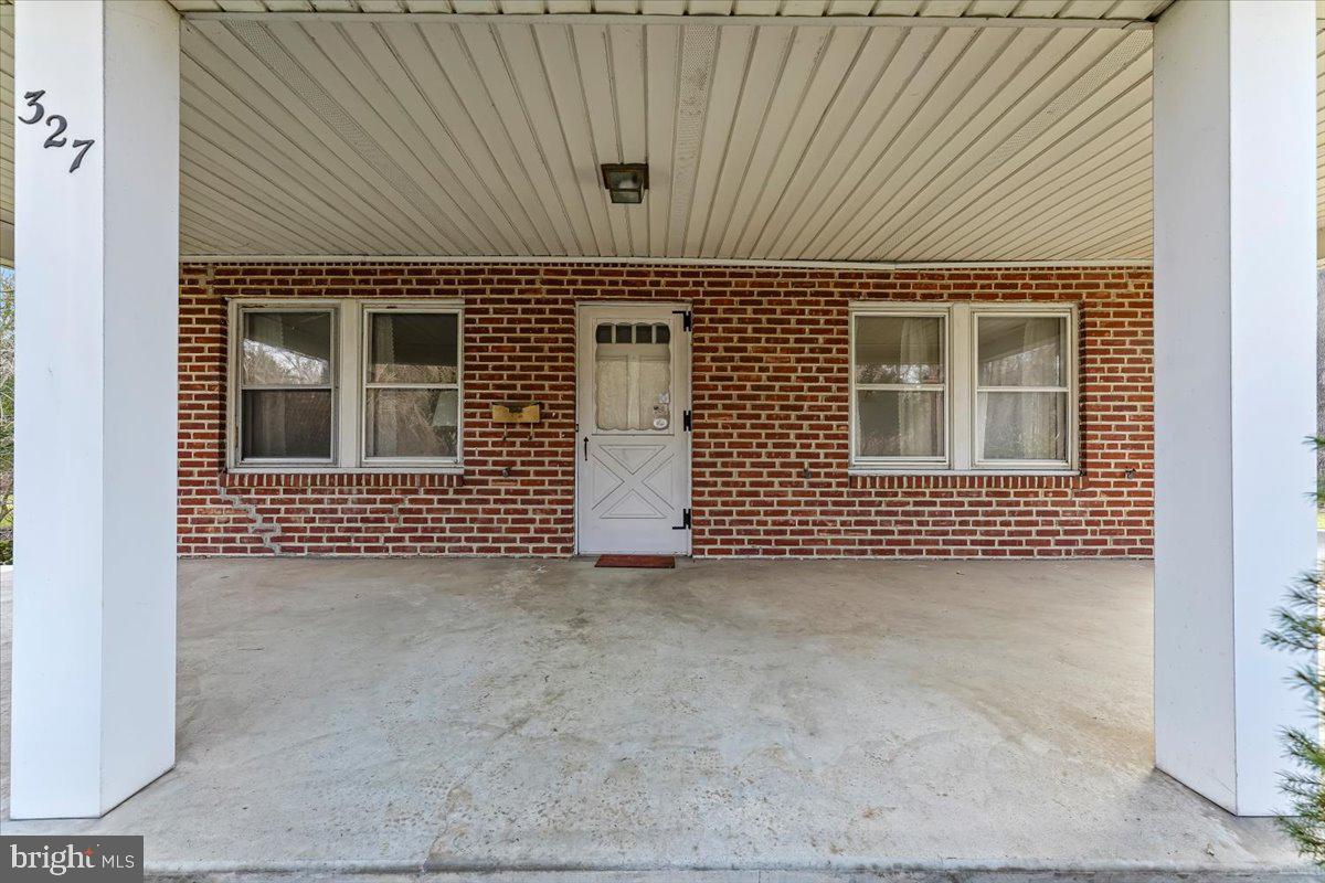 327 North Rolling Road Springfield, PA 19064 - Photo 2 of 34 front view of a house