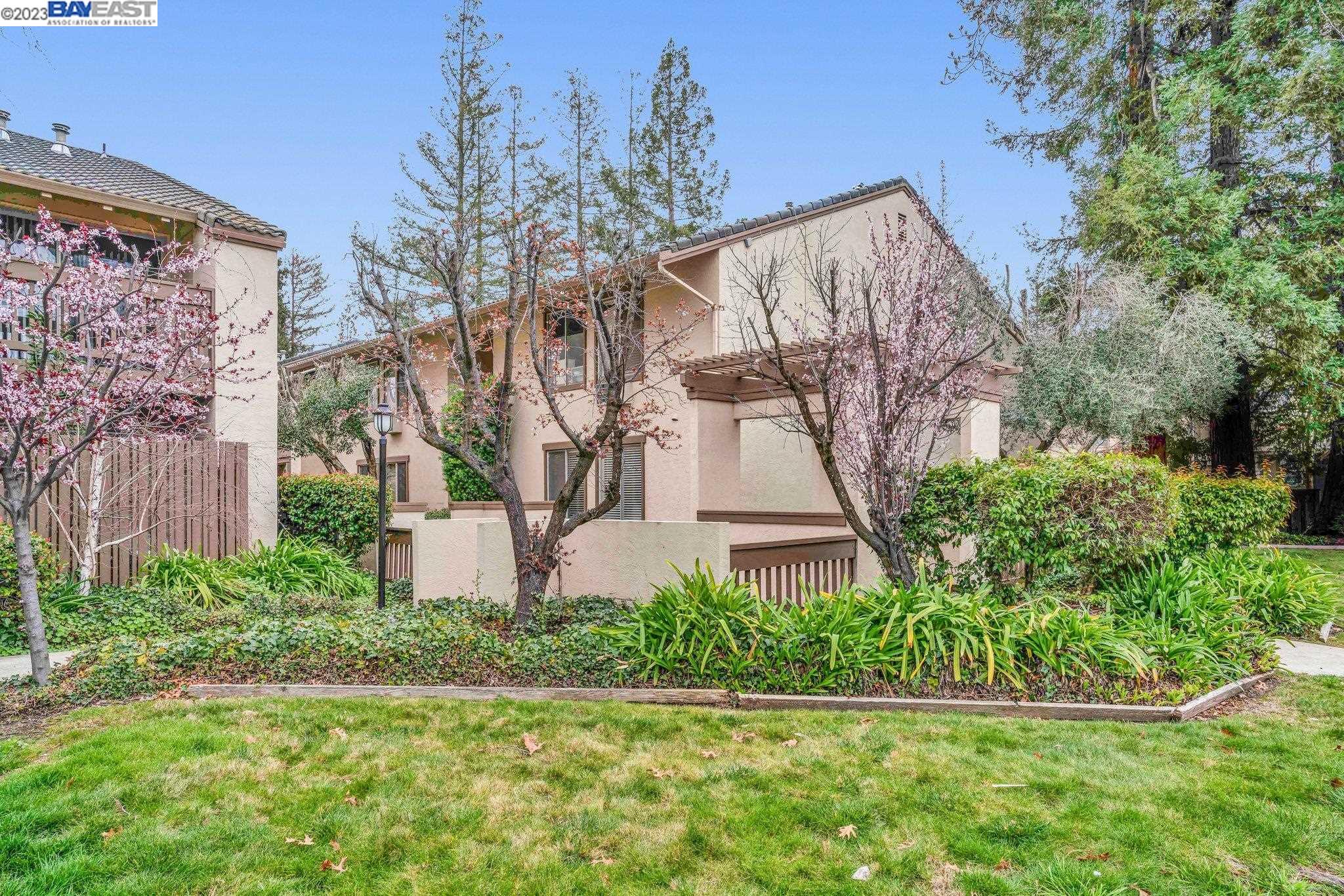 2730 Oak Road, Unit 1 Walnut Creek, CA 94597 - Photo 1 of 1 Gallery Image 1