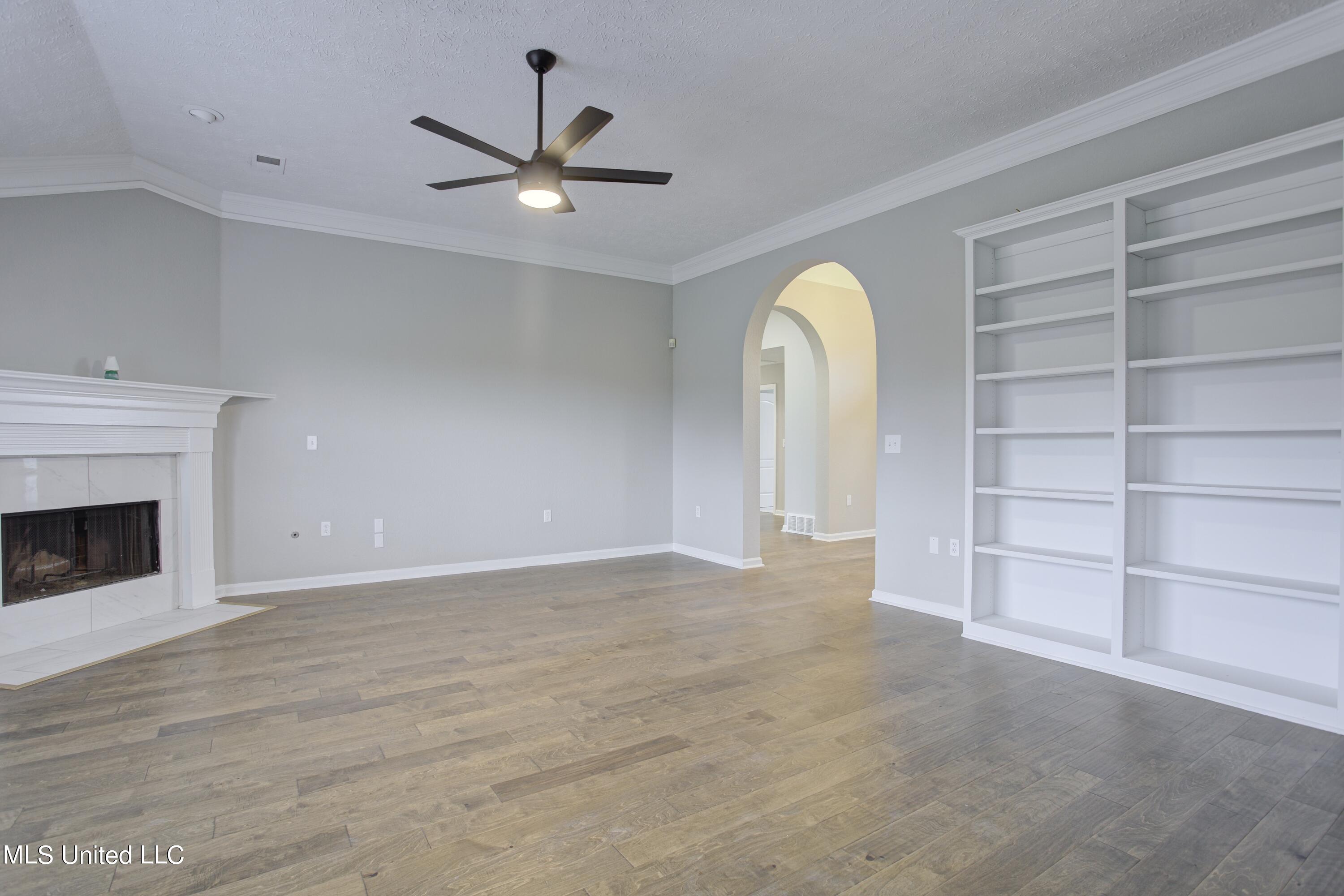 7678 State Line Road Olive Branch, MS 38654 - Photo 14 of 50 family room 1b