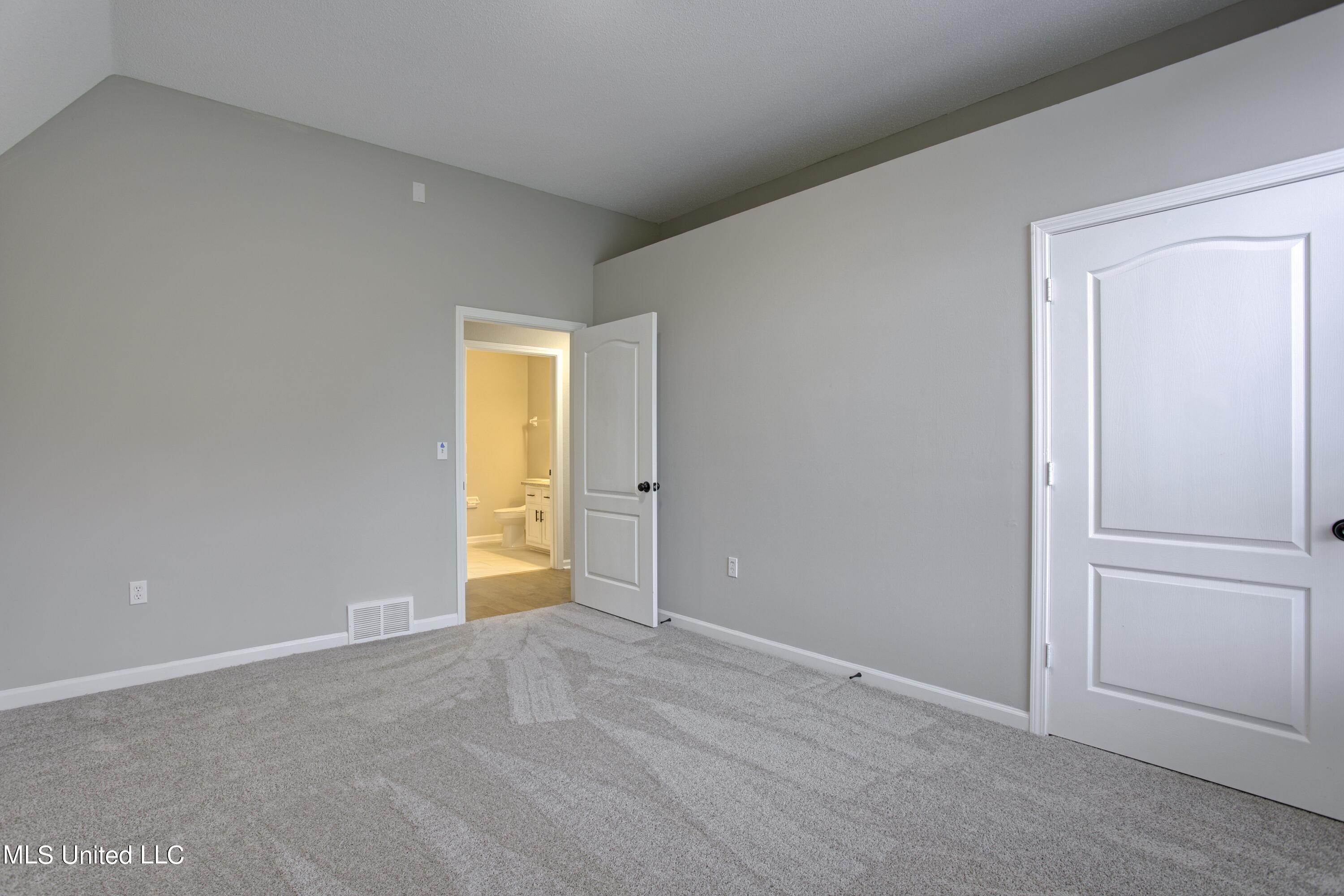 7678 State Line Road Olive Branch, MS 38654 - Photo 26 of 50 upstairs bedroom 1b