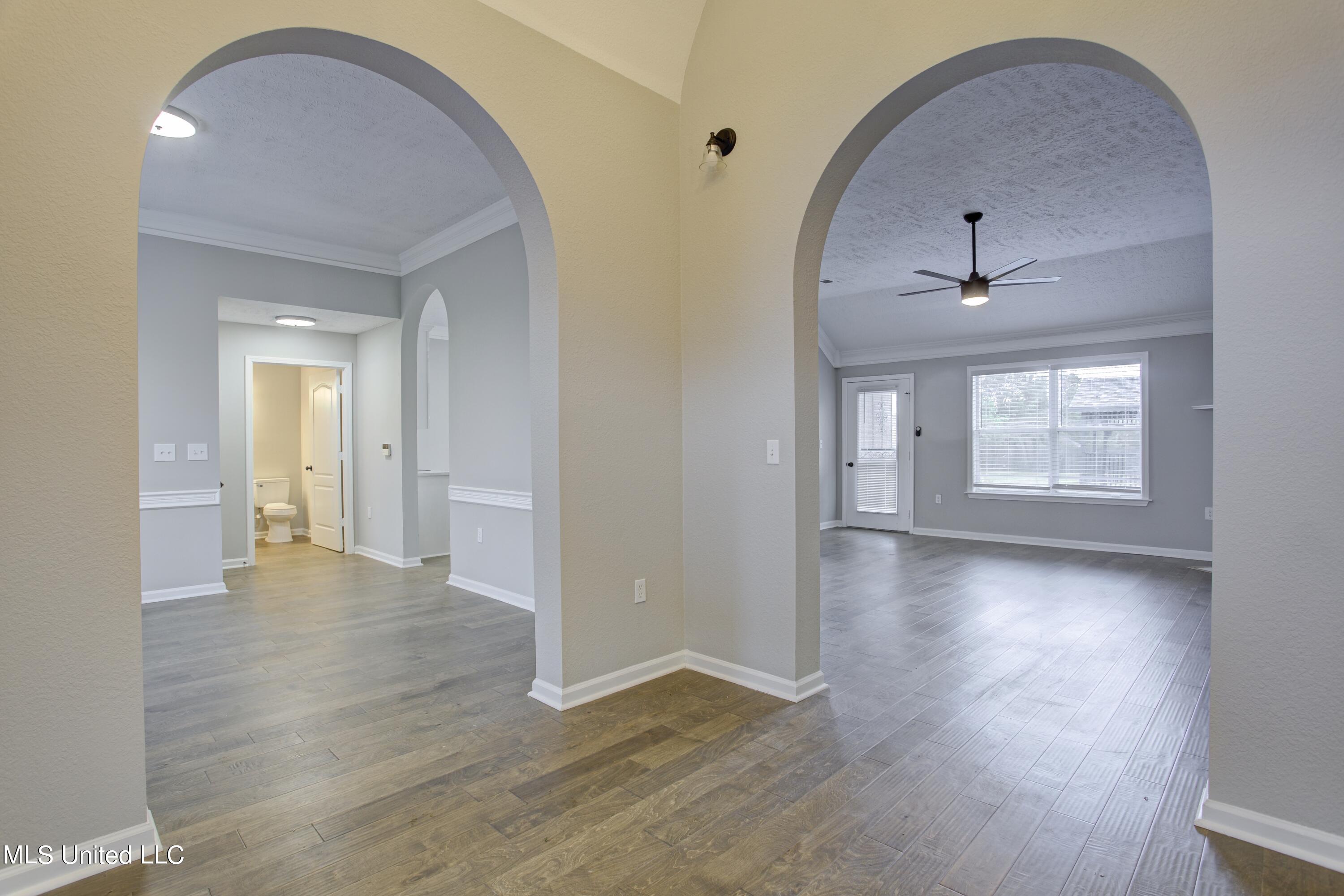 7678 State Line Road Olive Branch, MS 38654 - Photo 3 of 50 entry foyer a