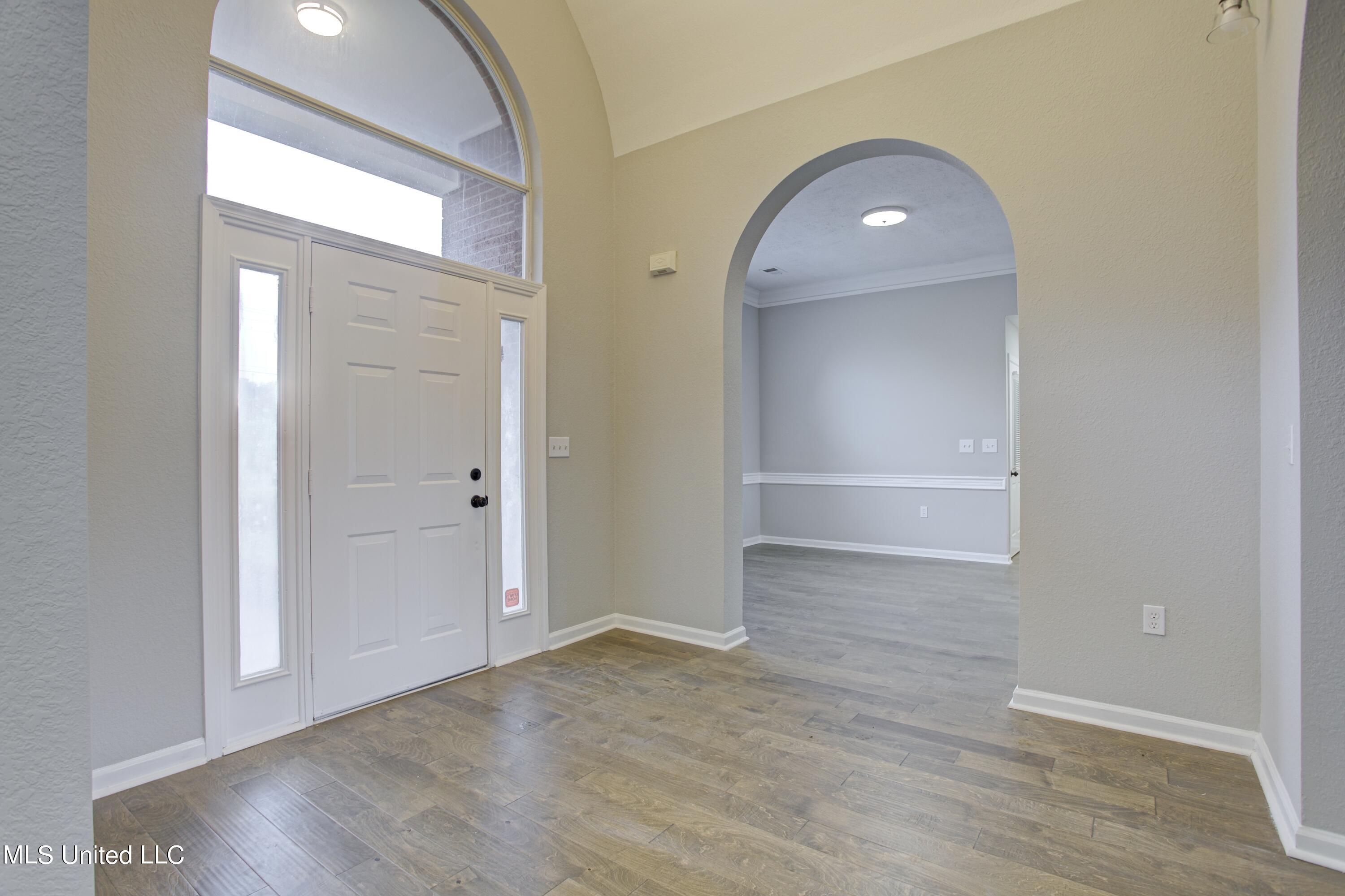 7678 State Line Road Olive Branch, MS 38654 - Photo 5 of 50 foryer entry c