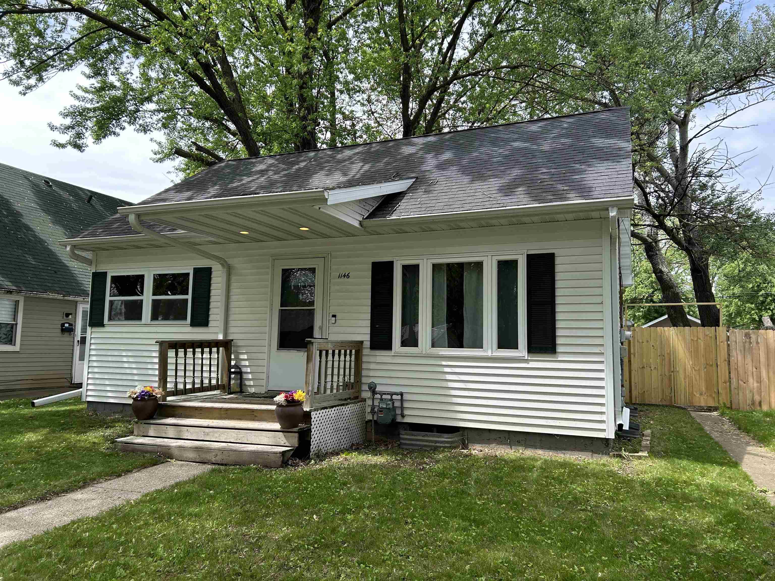 1146 South Oakland Ave  