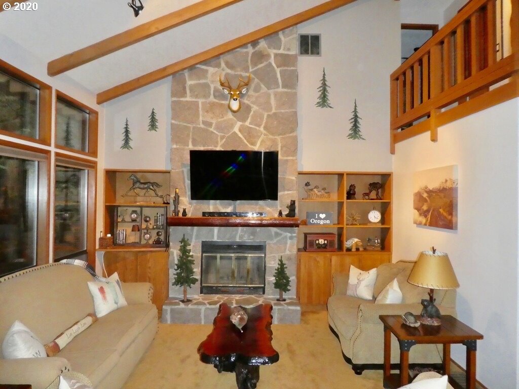 20502 East Carnarvon Road Rhododendron, OR 97049 - Photo 4 of 30 Gallery Image 4