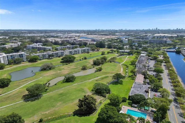 a view of a dinning table and chairs in the patio