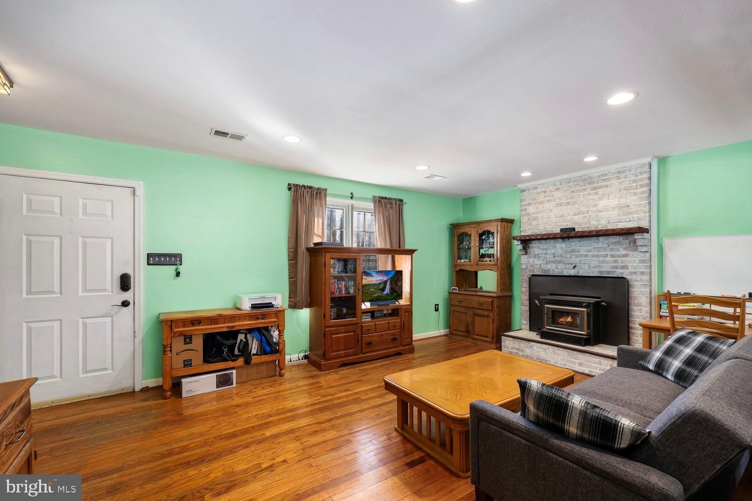 191 Poplar Road Fredericksburg, VA 22406 - Photo 4 of 29
