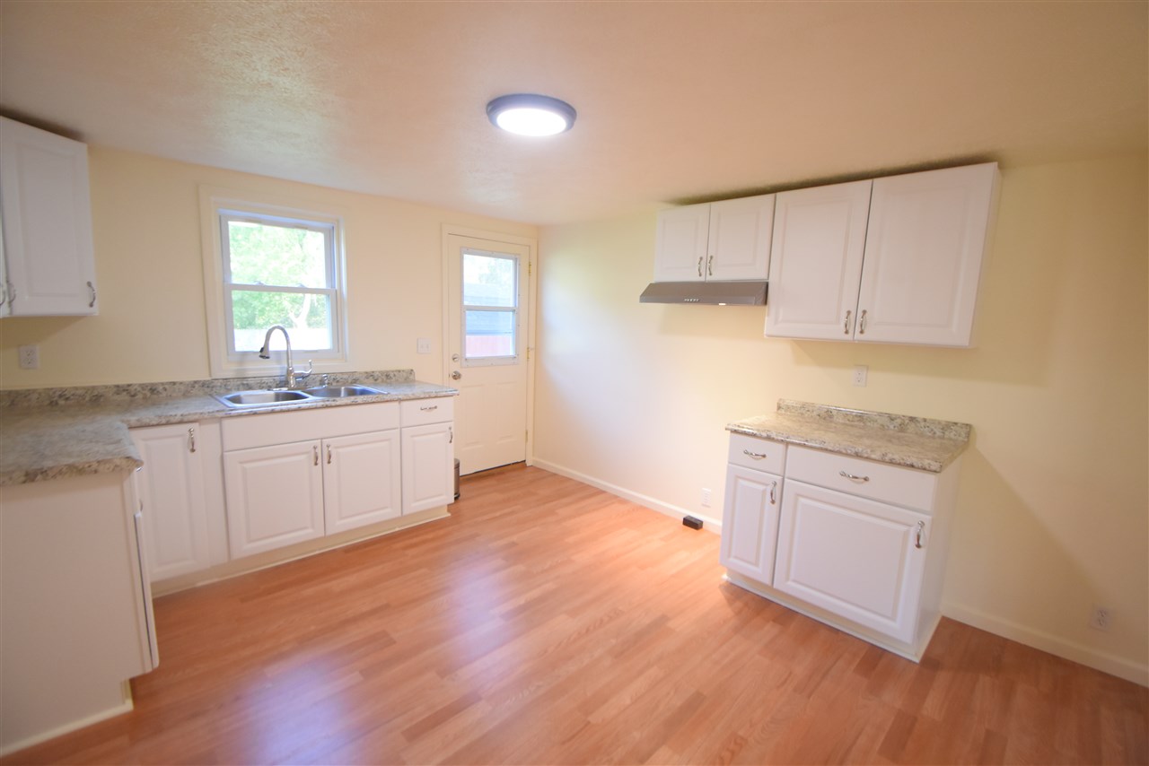 400 East Grand River Road Bancroft, MI 48414 - Photo 13 of 28 50025062-12.JPG