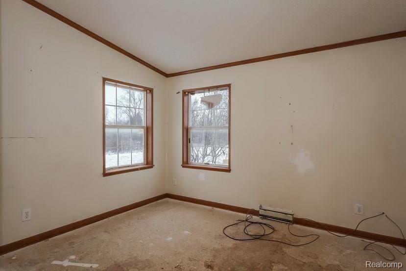 22751 Sherwood Road Belleville, MI 48111 - Photo 6 of 16 C:\Users\vermanis\Desktop\7090083564\2293859-830w553h.jpg