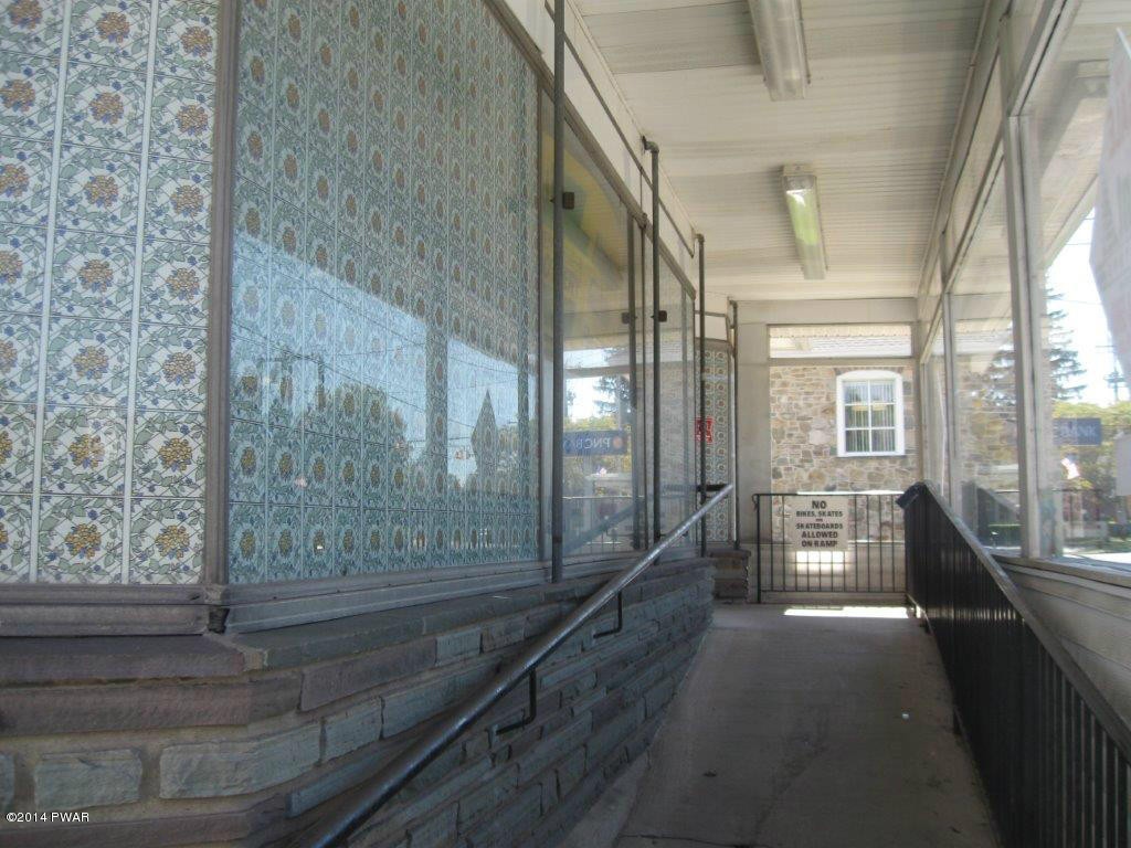 978 Main Street Newfoundland, PA 18445 - Photo 6 of 42