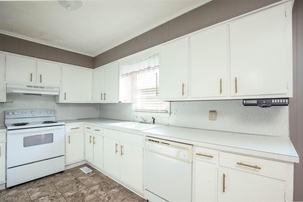 6214 Weant Road Archdale, NC 27263 - Photo 4 of 17 Gallery Image 4