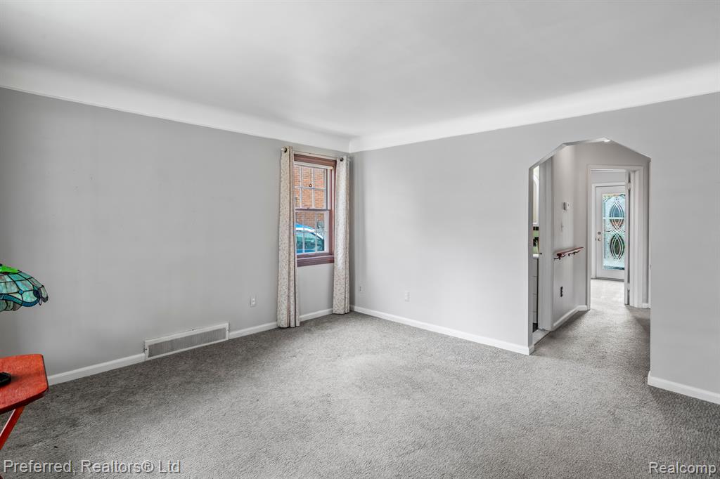 14725 Wick Road Allen Park, MI 48101 - Photo 5 of 27