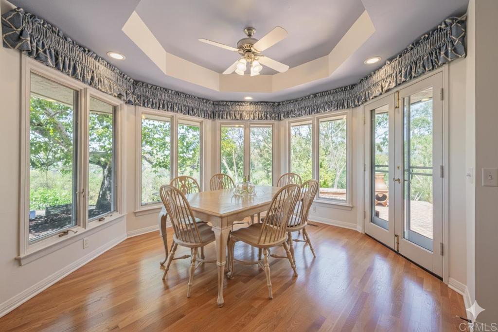145 Yucca Road Fallbrook, CA 92028 - Photo 19 of 58 casual dining with seamless flow to kitchen.