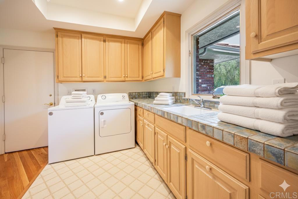 145 Yucca Road Fallbrook, CA 92028 - Photo 20 of 58 laundry
