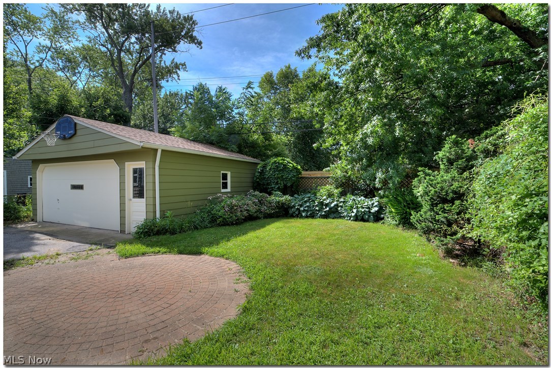 3024 Yorkshire Road Cleveland, OH 44118 - Photo 28 of 31 Gallery Image 28