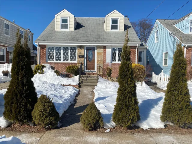 $830,000 | 216 Raff Avenue, Mineola, NY 11501