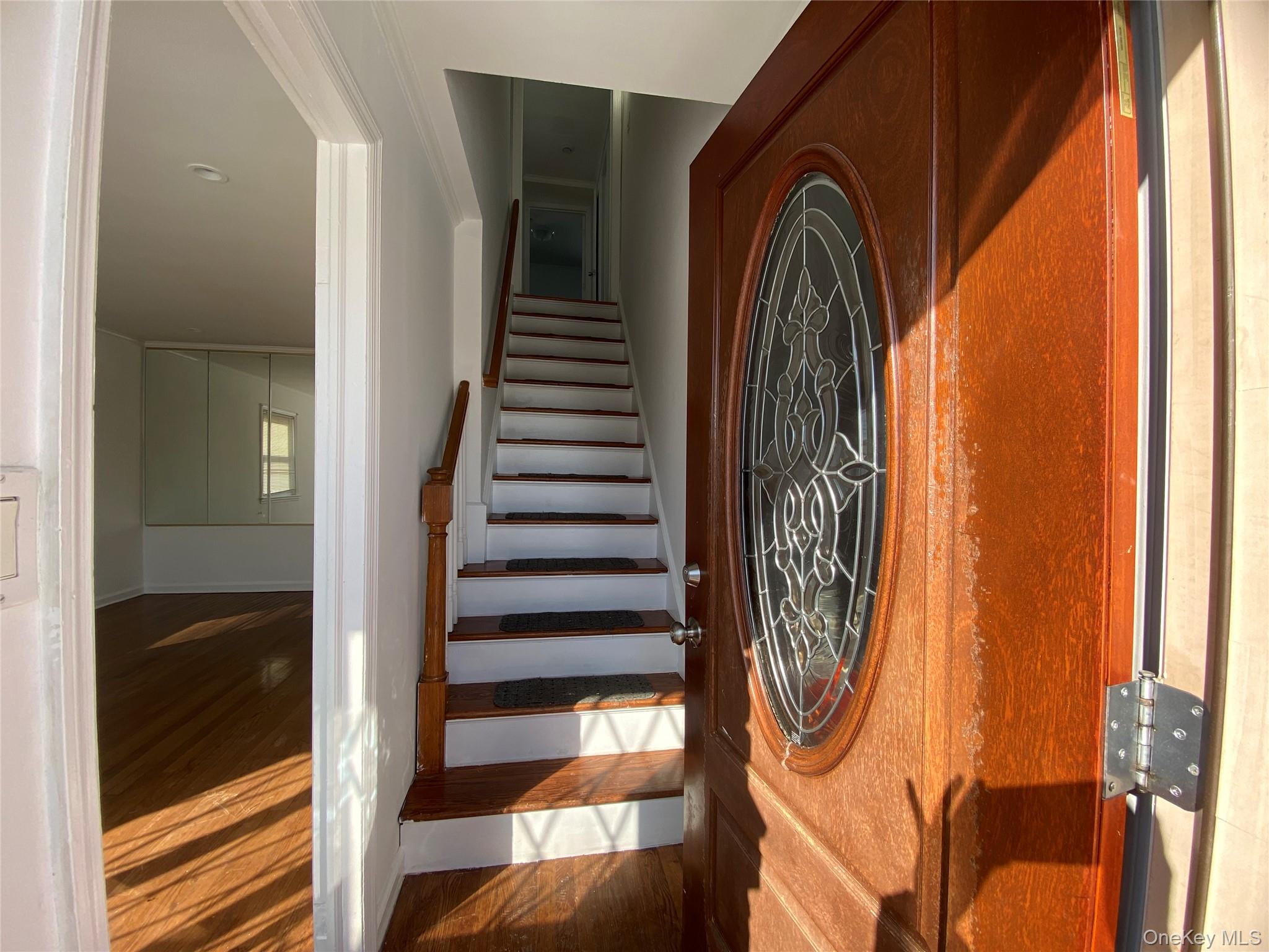 216 Raff Avenue Mineola, NY 11501 - Photo 2 of 20