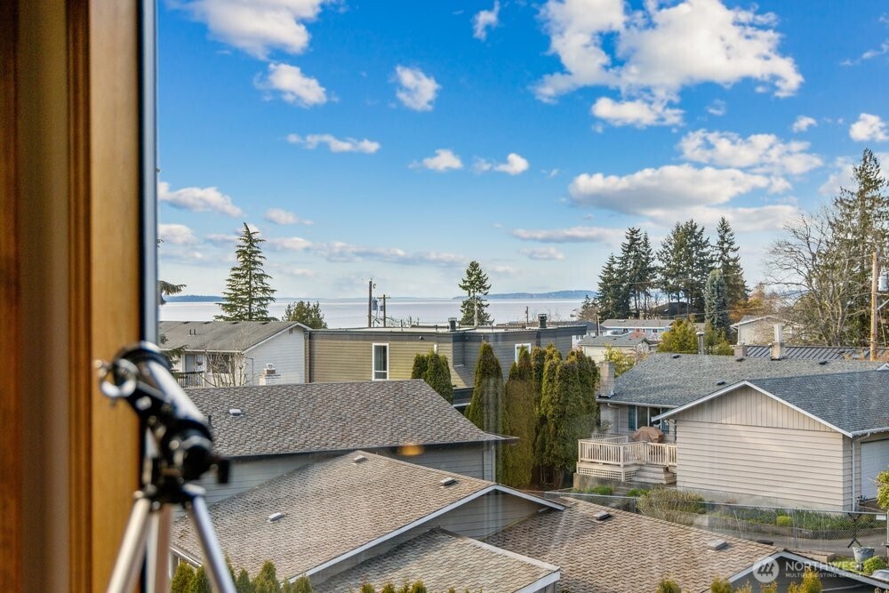902 7th Avenue South Edmonds, WA 98020 - Photo 6 of 31 city view