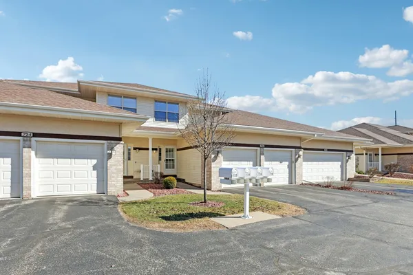 $387,900 | 726 Clardell Drive, Sun Prairie, WI 53590