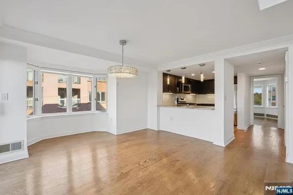 $839,000 | 316 Thornton Court, Unit T316, Edgewater, NJ 07020