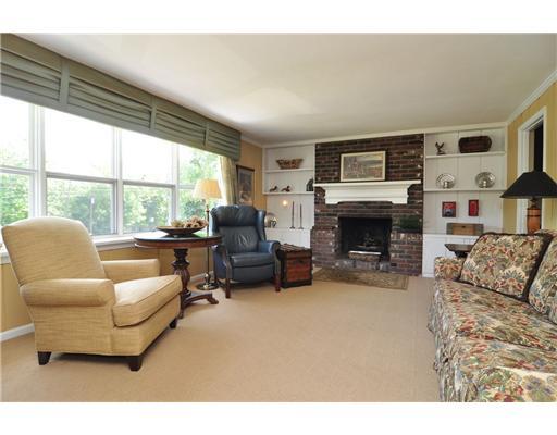 1768 Hassam Road Coraopolis, PA 15108 - Photo 7 of 18 Family Room.