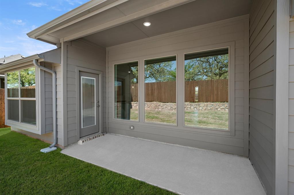 1128 Avery Road Granbury, TX 76049 - Photo 6 of 30 1128 Avery- Back-1