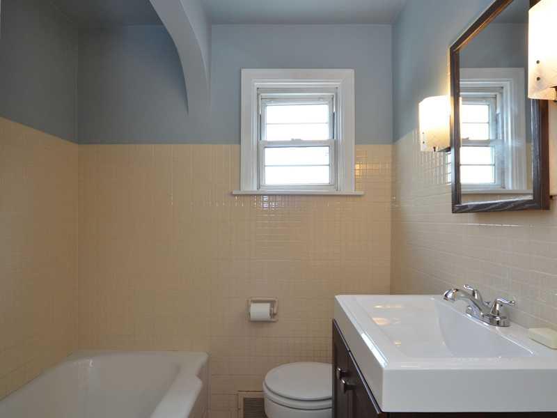 900 Ridge Road Ambridge, PA 15003 - Photo 19 of 23 Full Bath.