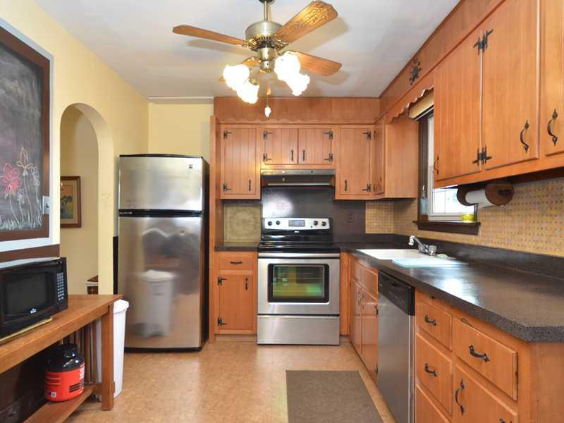 900 Ridge Road Ambridge, PA 15003 - Photo 5 of 23 Kitchen.