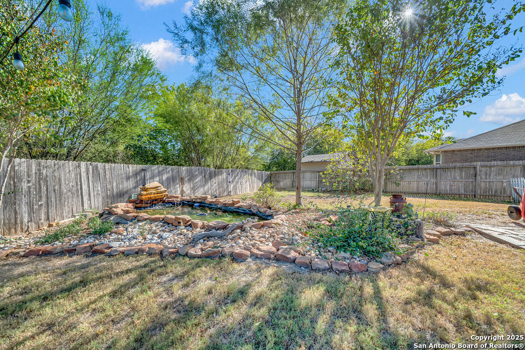 10222 Shawnee Converse, TX 78109 - Photo 28 of 28 a backyard of a house