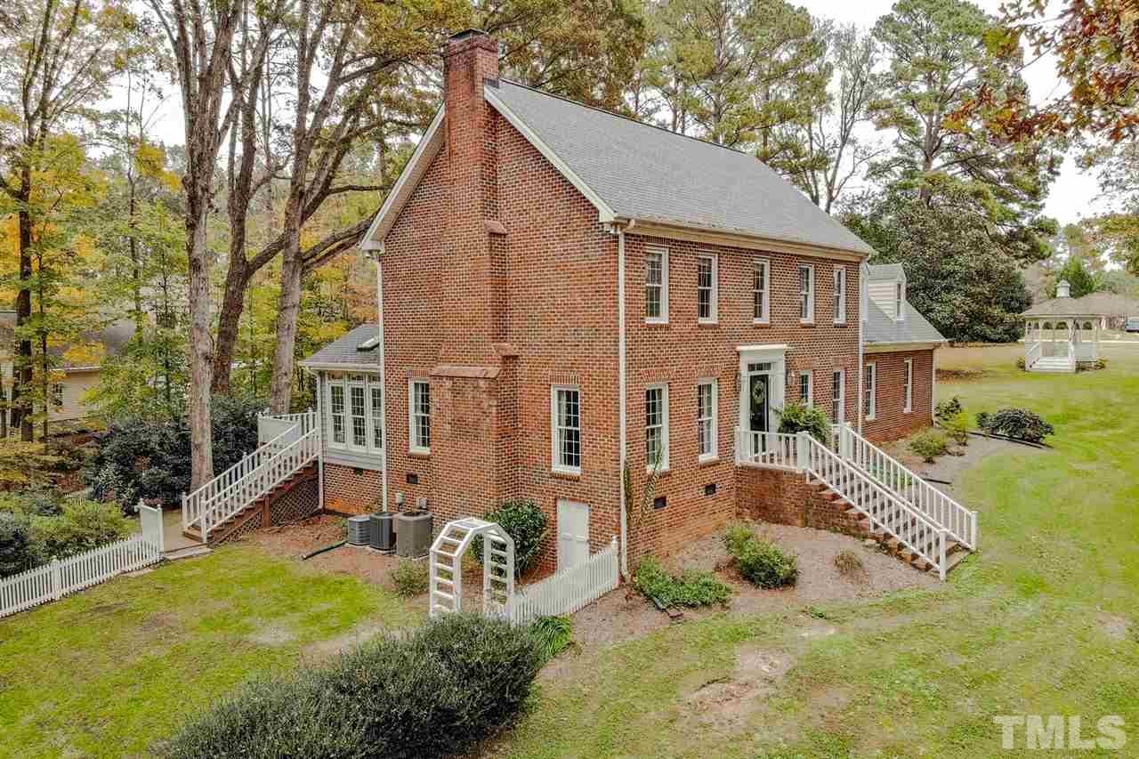 3908 East Valley Court Raleigh, NC 27606 - Photo 2 of 25 Gallery Image 2